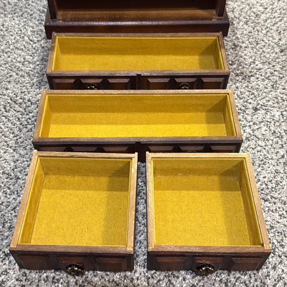 Vintage Brown Wood 4 Drawer Music Jewelry Box Chest Yellow Velvet 7"H x 10.5"L - Picture 10 of 11